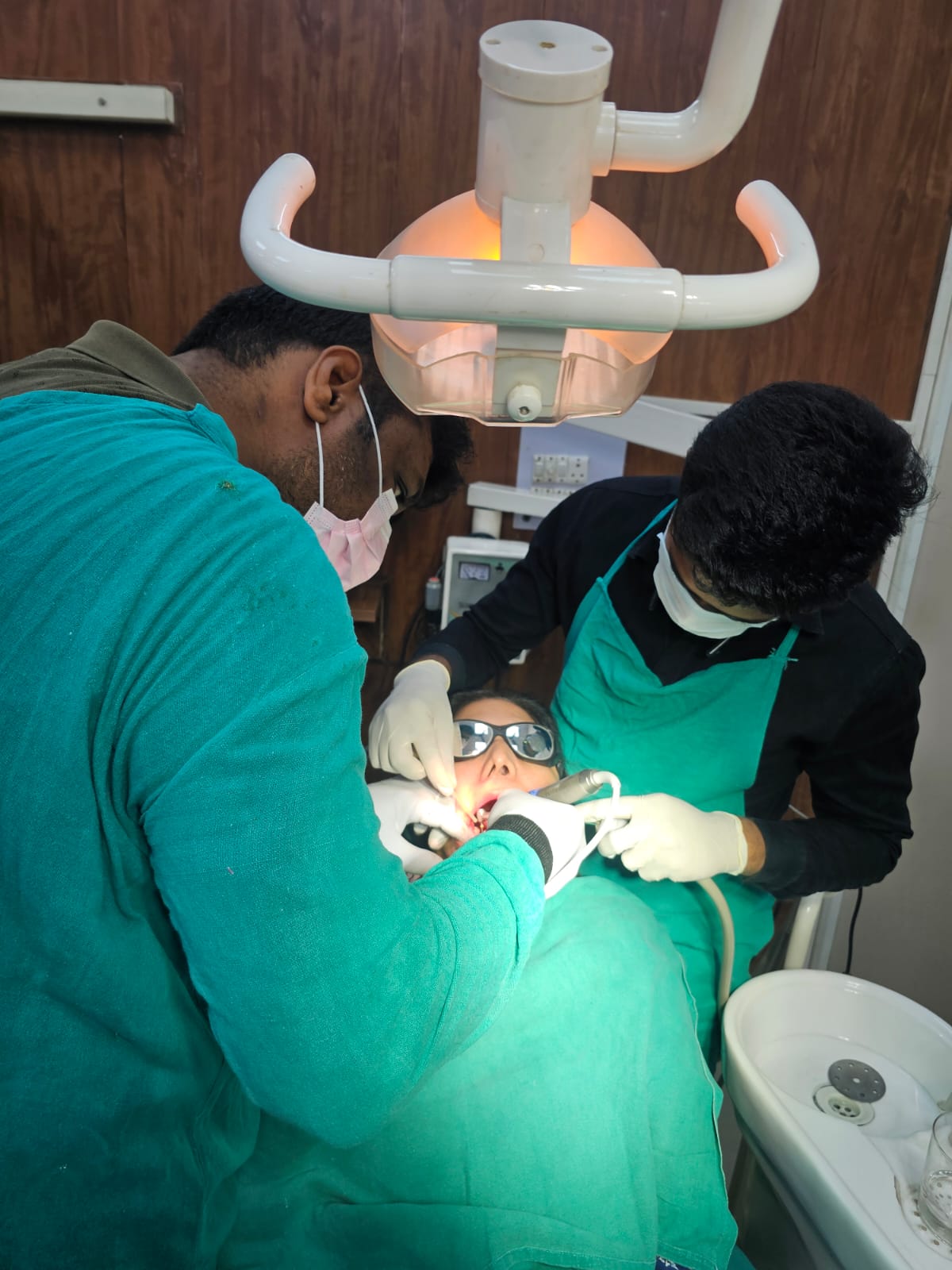 Team procedure under operating light