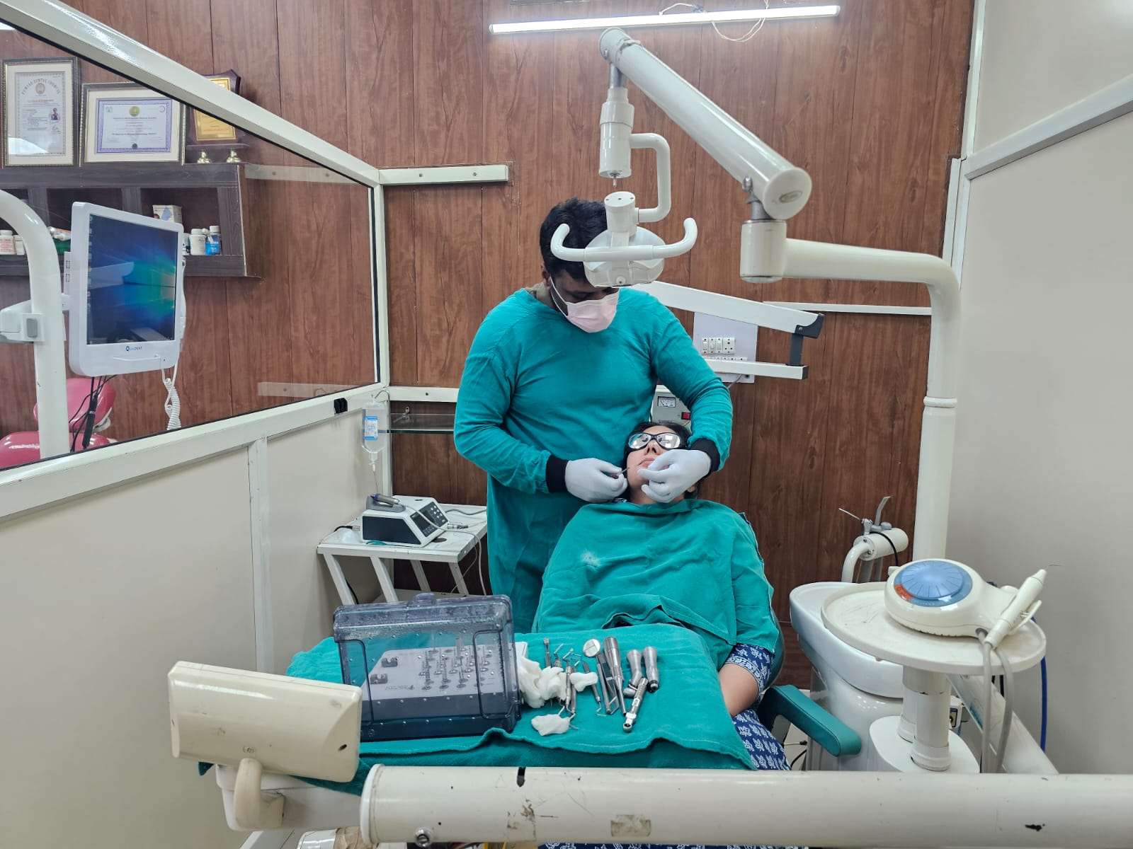 Dental setup and instruments